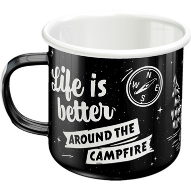 Enamel mok met de tekst life is better around the campfire